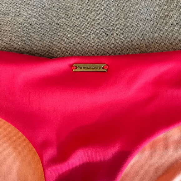 Victoria Secret’s Bikini Bottoms - Picture 2 of 3